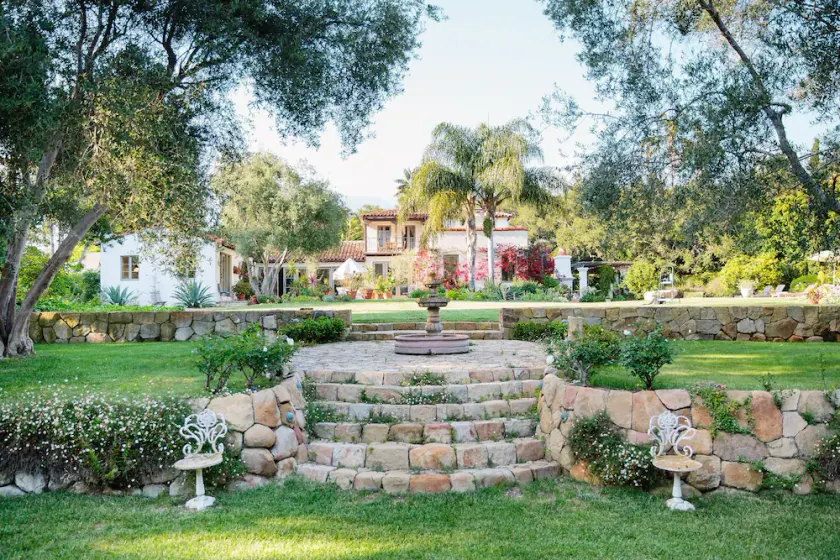 Gorgeous Interior, Peaceful Gardens, Fireplaces, Pool & Bocce Ball Court - Image 1
