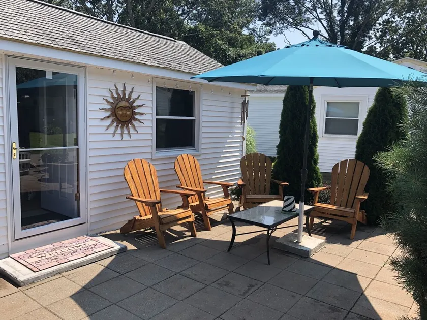 Misquamicut  Westerly Secluded Beach Cottage 2020 remodeled and upgraded. - Image 1