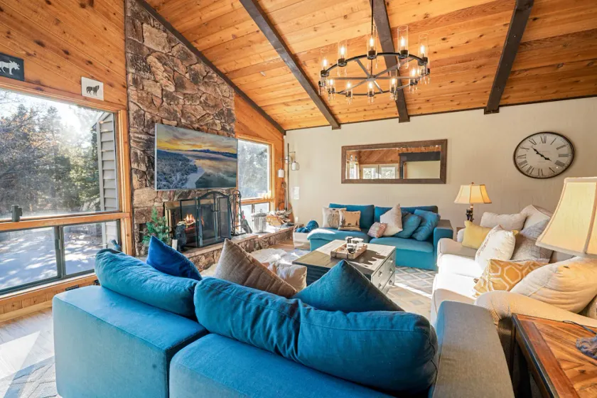Cozy Bear Chateau -Beautiful Moonridge home nestled in the pines and birches - Image 1