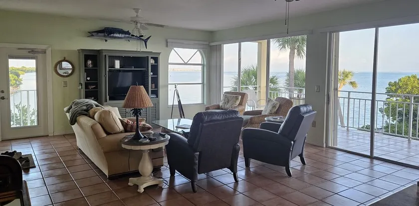 Ocean front gated privacy with 3 bedrooms and protected boat slip. - Image 1