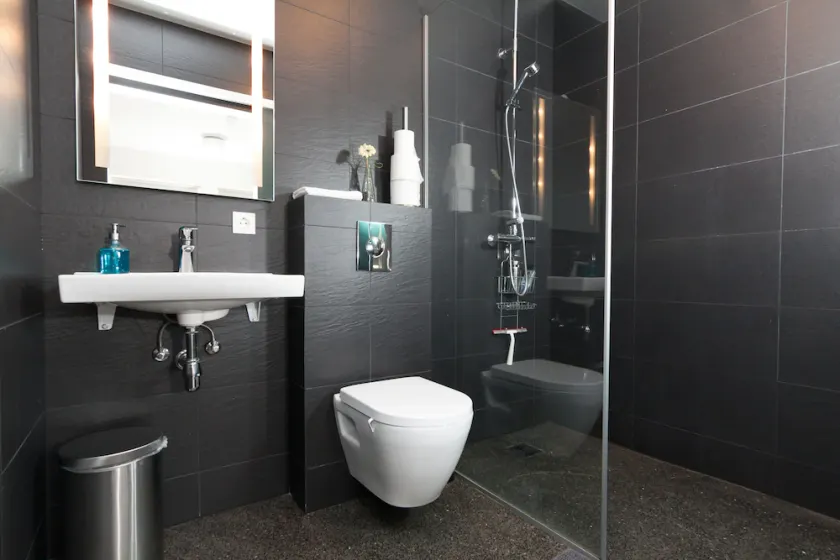 KEF Guesthouse by Keflavík airport - Image 1