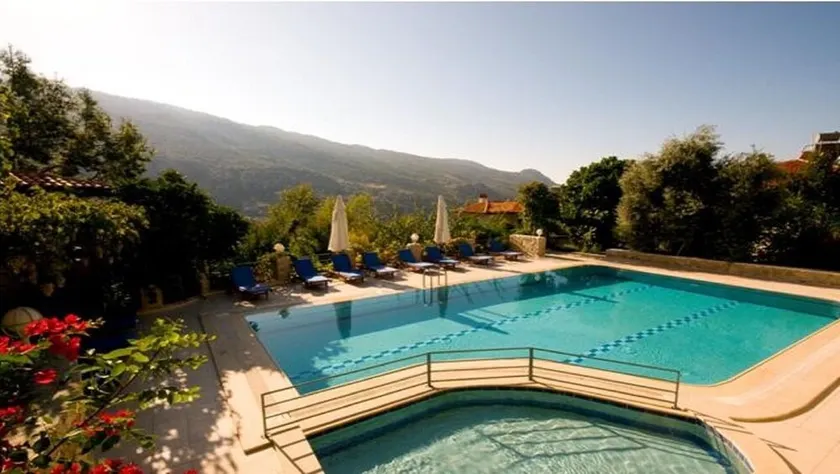 Fredlig Country Cottage Villa med privat pool - Image 1