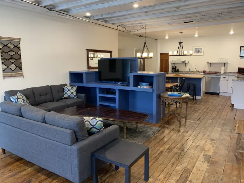 Newly renovated in-town Bar Harbor, five bdrm apartment. Walk to shore & shops. - Image 1