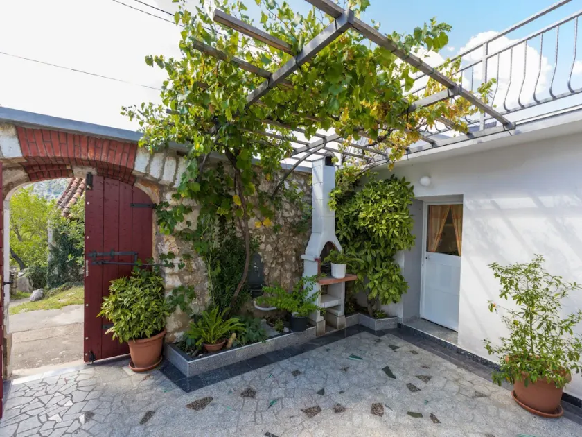 House Delfin - Image 1