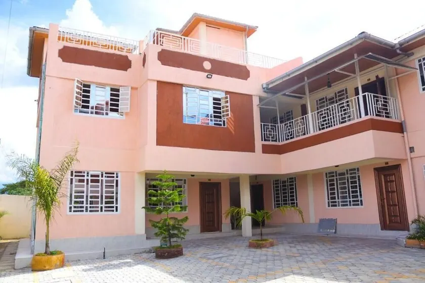Shirpelle Suites BNB - Image 1