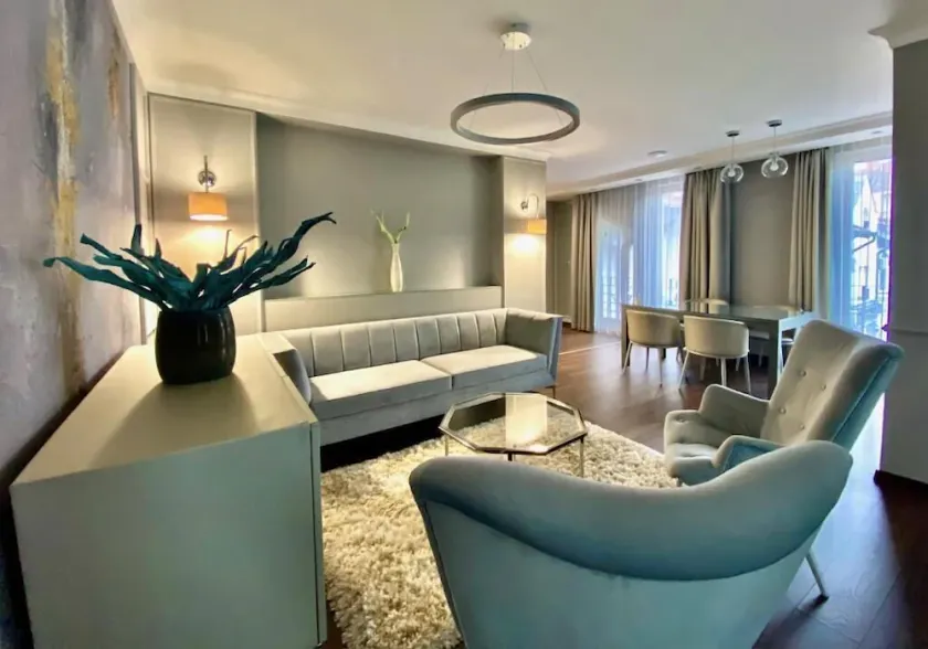Boutique Hotel Center - Image 1