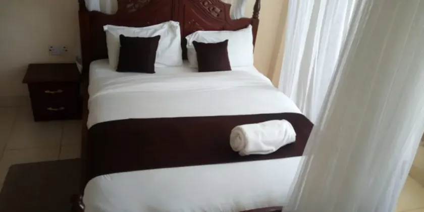 MT Ararat Hotel - Image 1