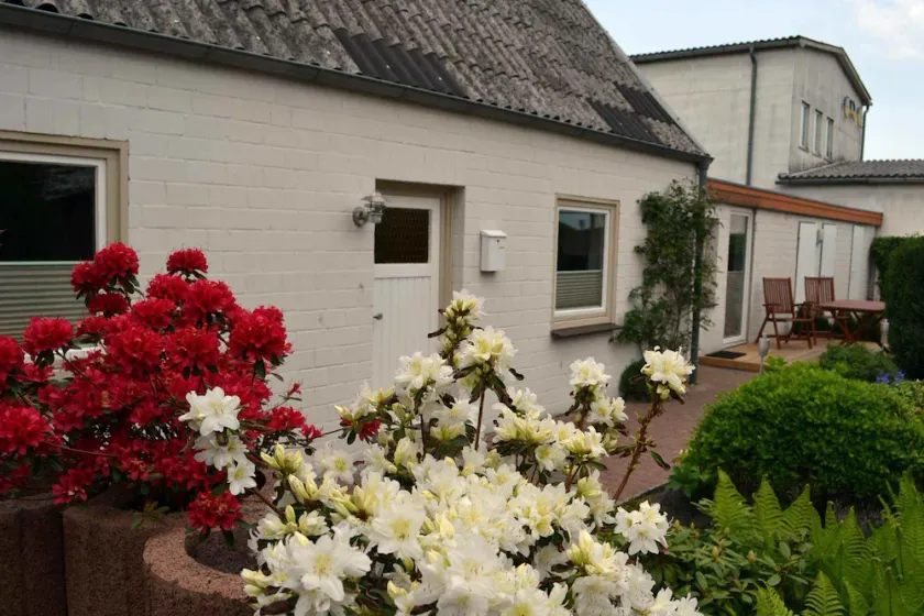 Vacation home, best location directly on the Eckernförde town beach, south-facing plot - Image 1
