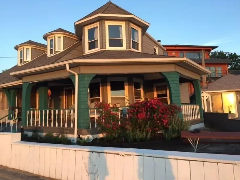 Victorian Home On North Beach. Utrolig panoramaudsigt over Lake Michigan. - Image 1