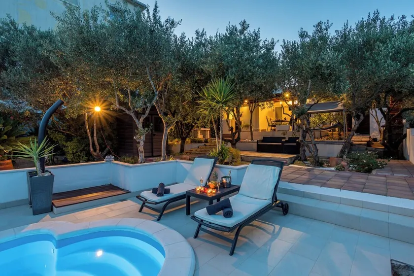 House Oliva with private pool and large garden - Image 1