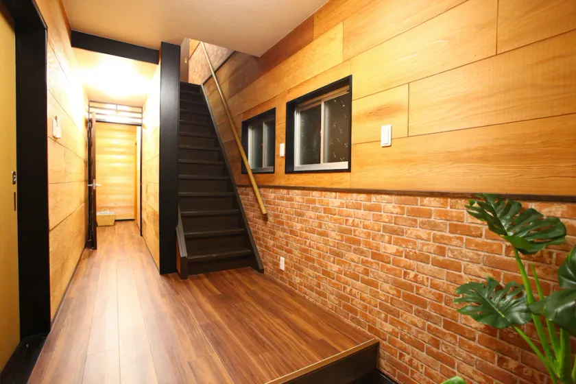Samy's Guest House KS - Image 1