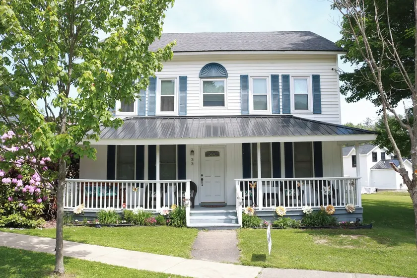 33 W. Washington - Large Village Home with Room for the Whole Family! - Image 1
