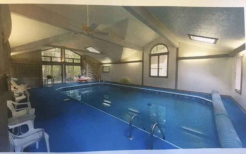 INDOOR POOL, game room, 6 BR, 4.5 bath, sleeps 14, wheelchair access, pets ok!! - Image 1
