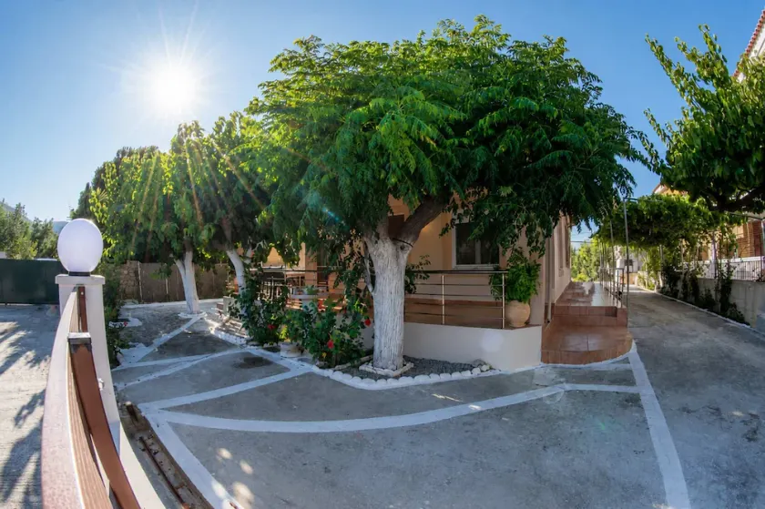 Seaside Plitra Paradiso - Steps from the Beach - Image 1