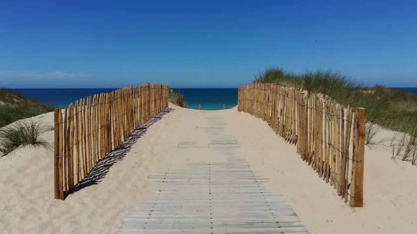 Behageligt hus perfekt beliggende 6 min gang fra en smuk strand - Image 1