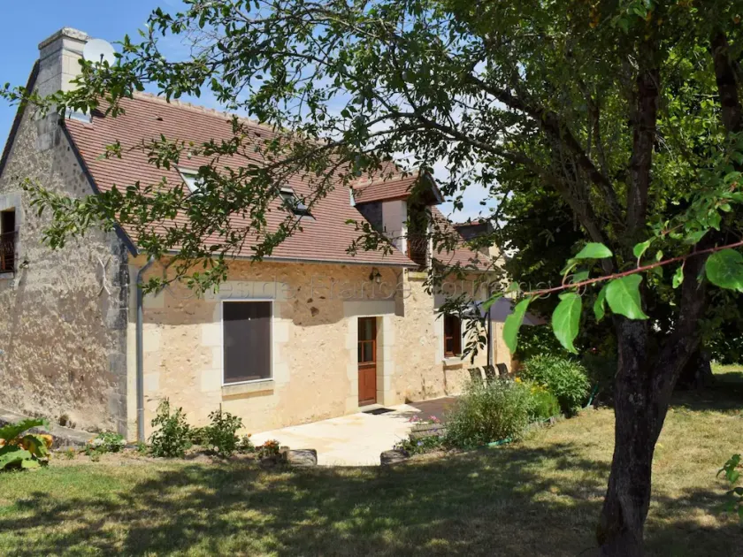 Charming cottage in Southern Touraine, enclosed garden, 3 bedrooms - Image 1
