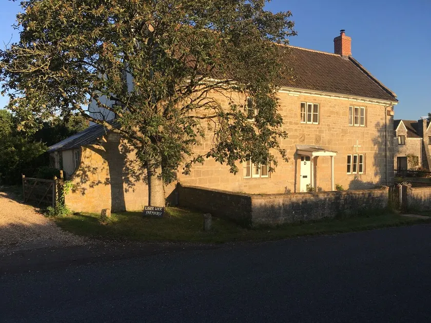 16 Century Farmhouse Cottage, foothills of iconic Glastonbury Tor. - Image 1