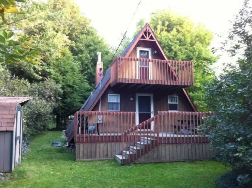 Lake Ontario A-Frame Cottage med 1. 5 Miles of Beach - Image 1