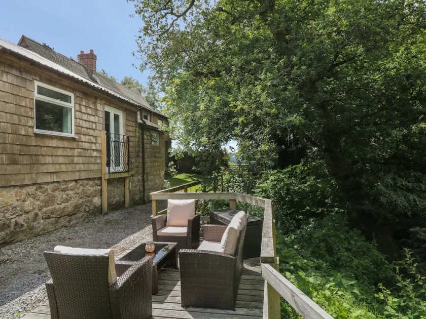 Shilstone Lodge - Image 1
