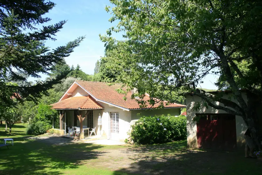For rent small country house located in the heart of p. black - Image 1