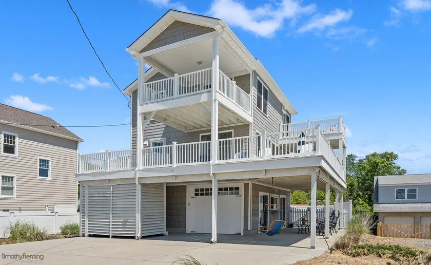 Beach, pool, and incredible sunsets. Dog Friendly! - Image 1