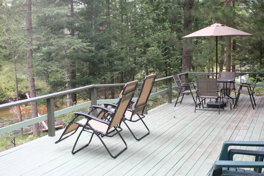 Sturgeon River Hideaway - Image 1