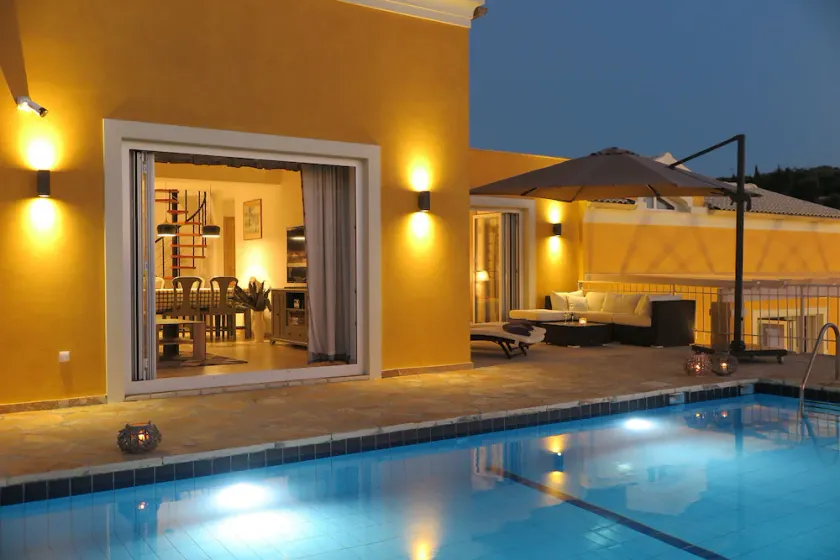 Villa de luxe avec piscine privée et vue mer et coucher de soleil - Image 1