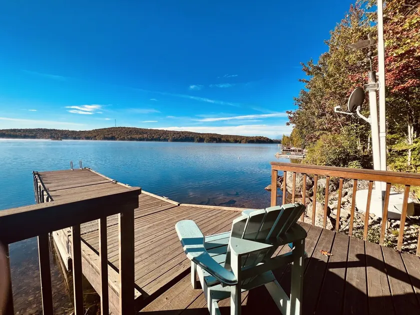 Cheerful 4 Bedroom Lakefront Cottage+Guest House Near Algonquin Park - Image 1