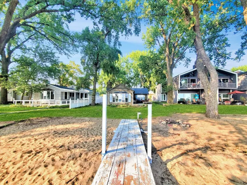 North Bay Retreat on West Lake Okoboji - Image 1