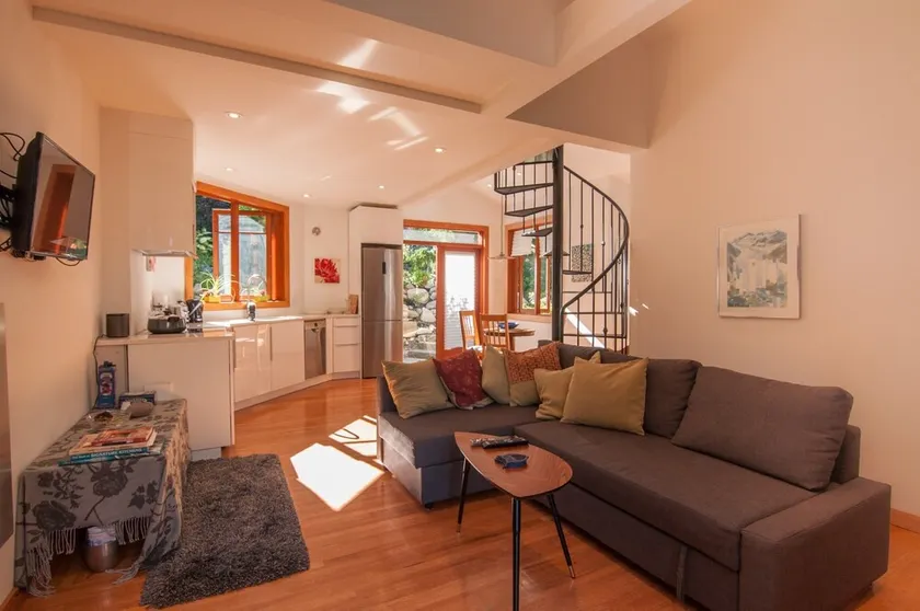 Deep Cove Creekside, Ocean View Retreat - Image 1