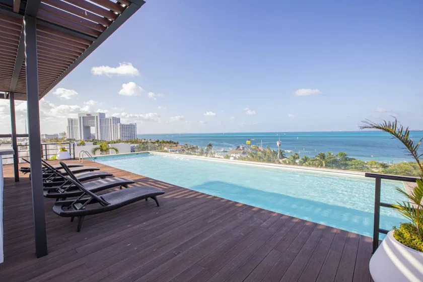 Luxury Condo with Breathtaking Lagoon Views and a Rooftop Pool With Ocean Views! - Image 1