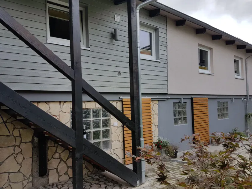 Lindo apartamento com terraço pensativo - Image 1