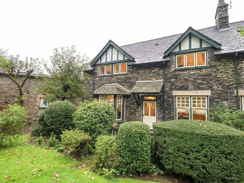 PUDDING COTTAGE, pet friendly, with a garden in Ambleside - Image 1