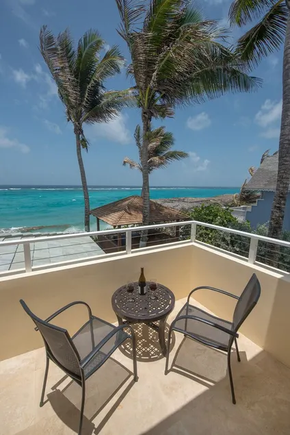 Private beachfront Proprty  - Image 1