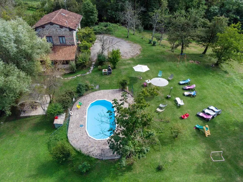 casa de campo com piscina, jardim e wi-fi excelente para famílias e grupos - Image 1