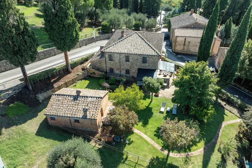 Maria Gabriella Home & Cottage - Image 1