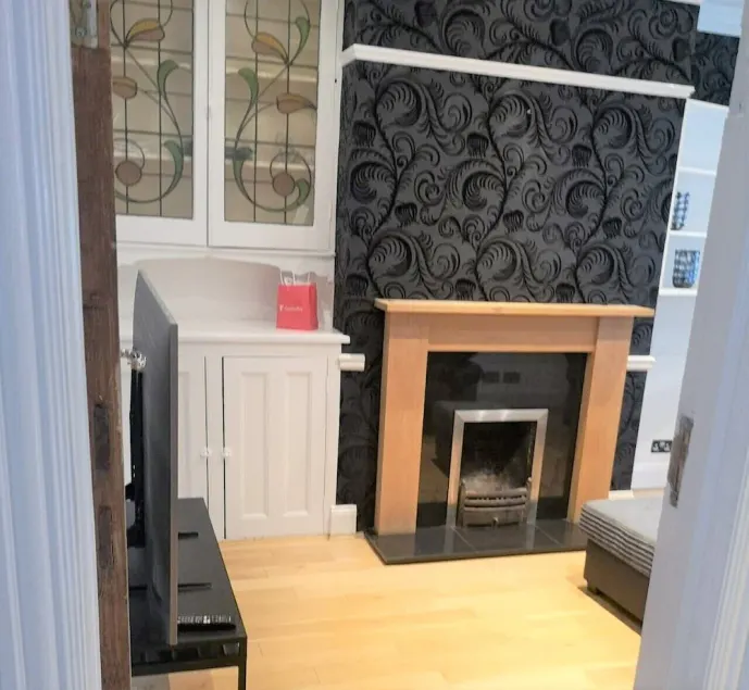Beautiful 4 bed house with 2 parking | garden - Image 1