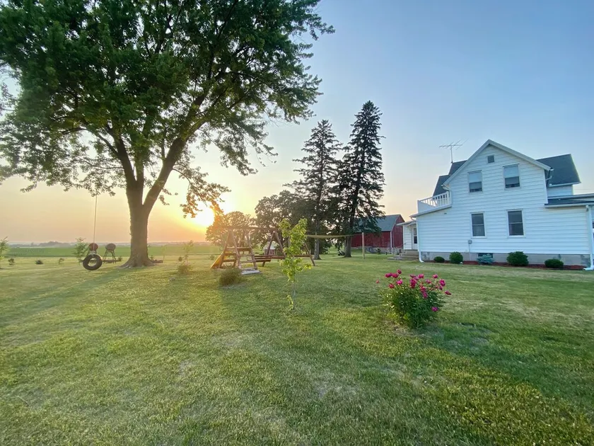 Bluff Country Farmhouse with a view - Image 1