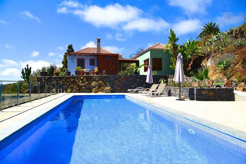 Din drömvilla med 180 ° havsutsikt, 12 meter privat pool, öppen spis och wellnessbad - Image 1