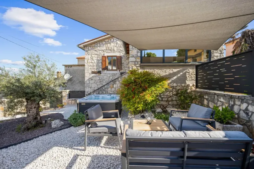 House Bruna - Image 1