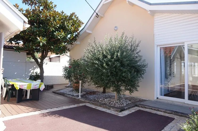 Villa familiale avec chalet proche centre et plage (044) - Image 1