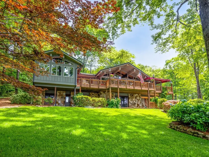 Your Blue Ridge Vacation Awaits in this Luxurious Lake-Front Home. - Image 1