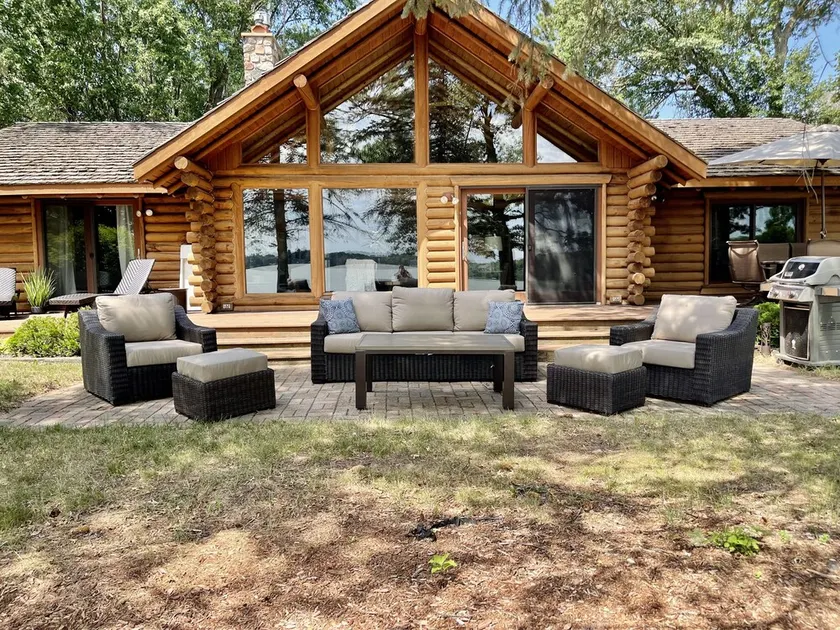 Amazing Log Cabin less than 40 Miles from Twin Cities with large Hot Tub!! - Image 1