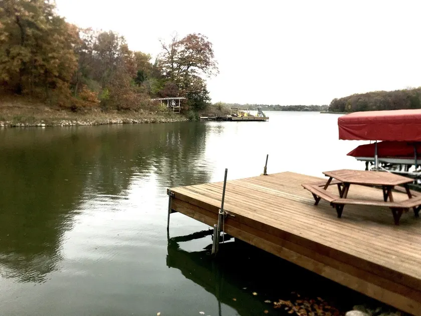 Scenic treetop views at Lake Panorama  - Image 1