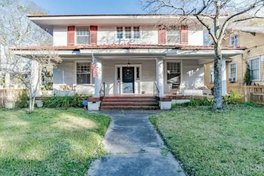 The Leinkauf Beauty-Modern Amenities, Local Charm! - Image 1