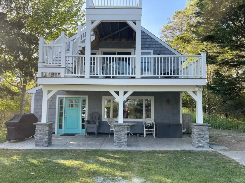 Amagansett Home, Newly renovated - Image 1