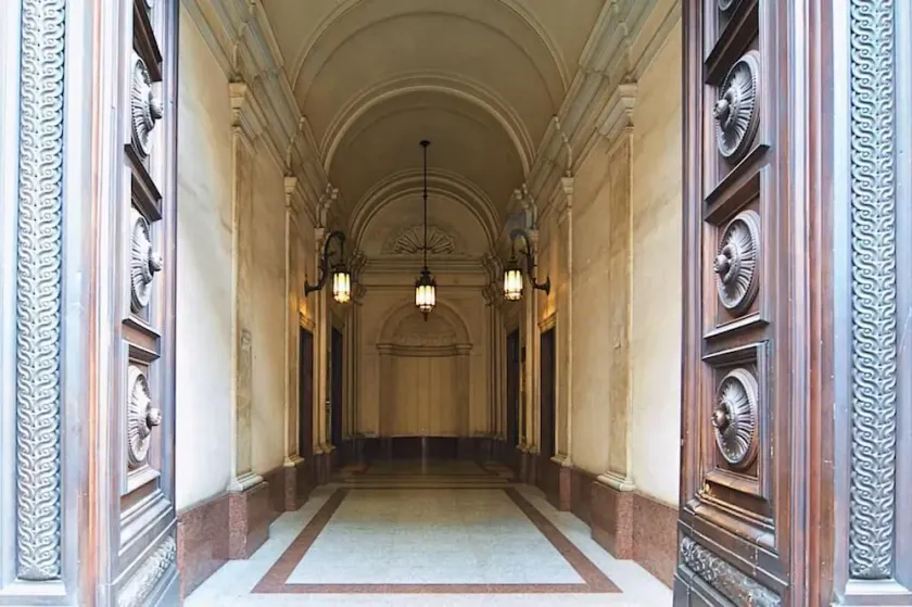 Be Secret Vittoriano - Image 1