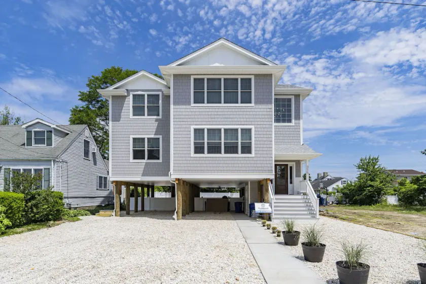 7 Bed/4 Bath, Salt Water Pool, Walk to beach/boardwalk - Image 1