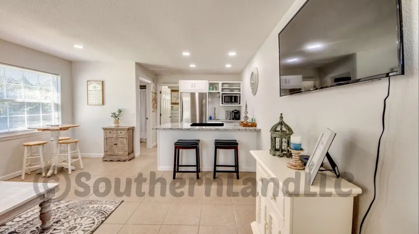 Quiet, clean, quaint #1 - Image 1