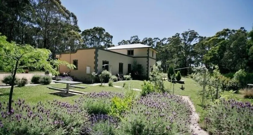 Sailors Falls Estate Villa & Vines - Image 1